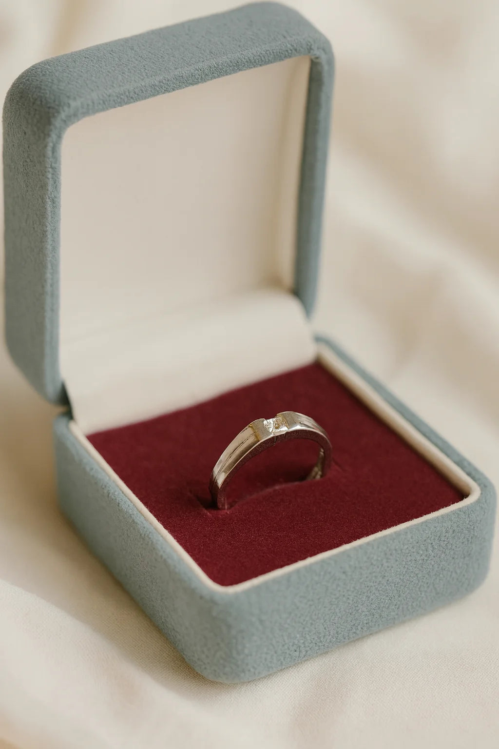 Eternal Solstice — 925 Silver Solitaire Rings for Timeless Brilliance