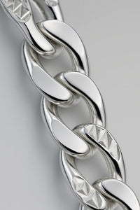 Modern Valor Silver Bracelet – The Bold Confidence