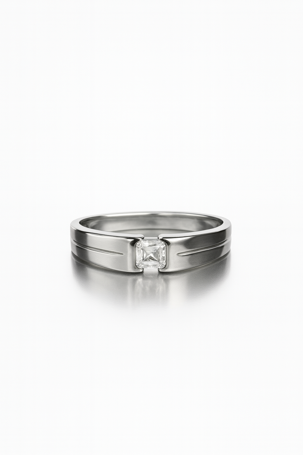 Eternal Solstice — 925 Silver Solitaire Rings for Timeless Brilliance