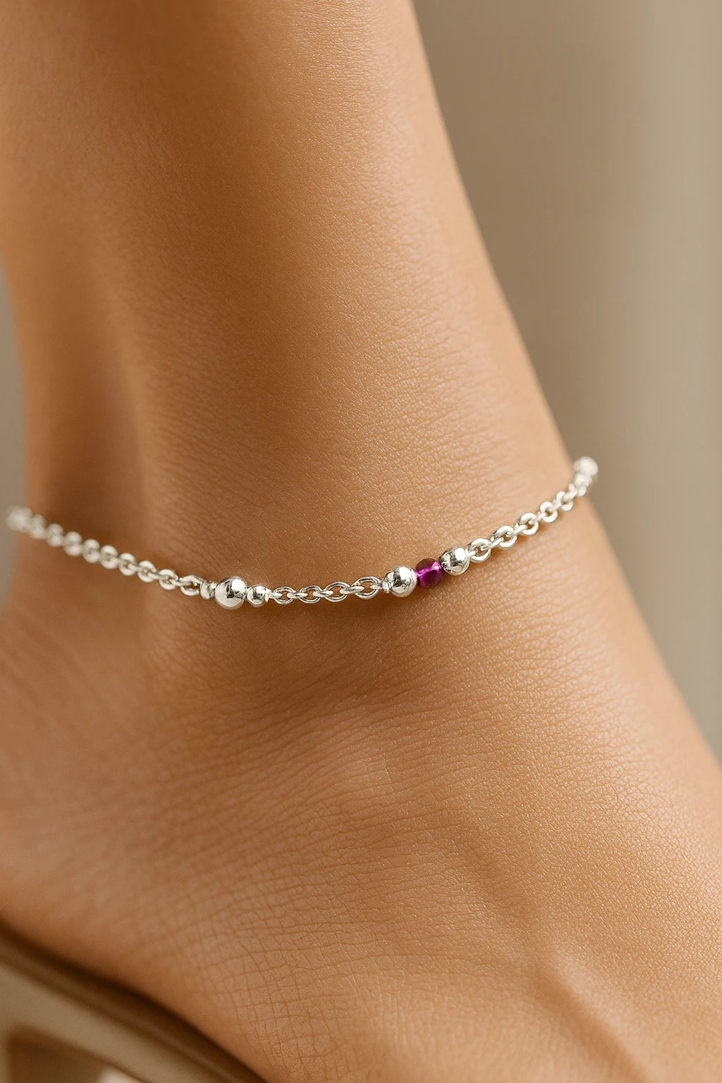 Scarlet Spark Echo Silver Anklet – A Single Ruby Bead of Quiet Luxury