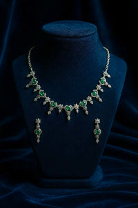 Luxury Silver Necklace – Feminine Gift for Her