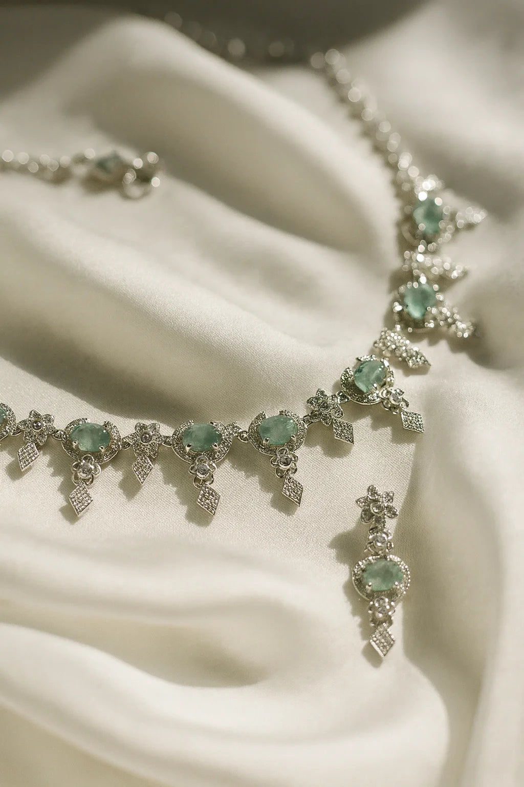 Luxury Silver Necklace – Feminine Gift for Her