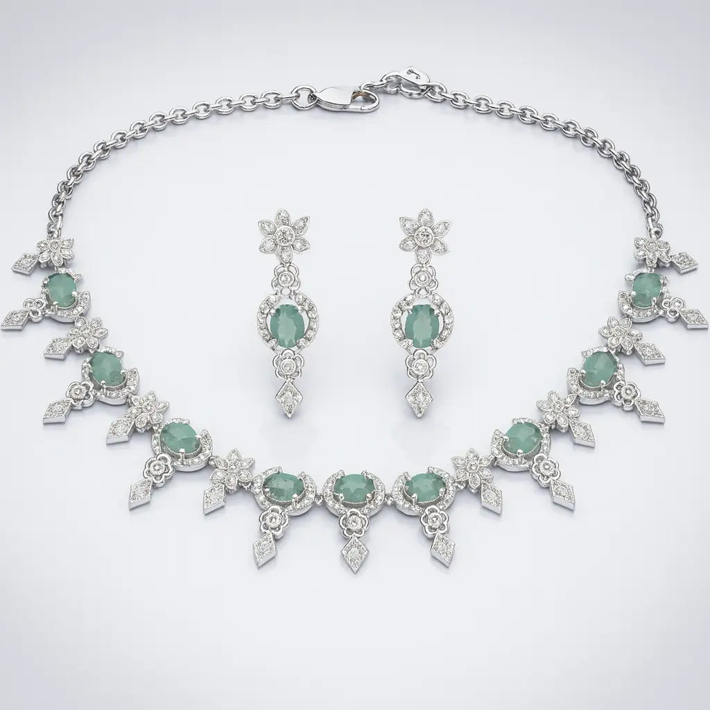 Luxury Silver Necklace – Feminine Gift for Her