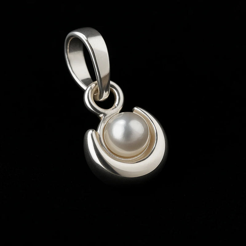 Handcrafted Silver Chand Pearl Pendant for Women and Men