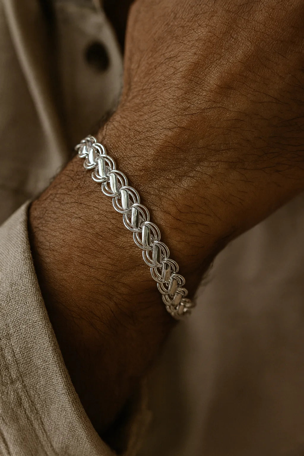 Royal Heritage Silver Bracelet – The Artisanal Weave of Strength & Legacy