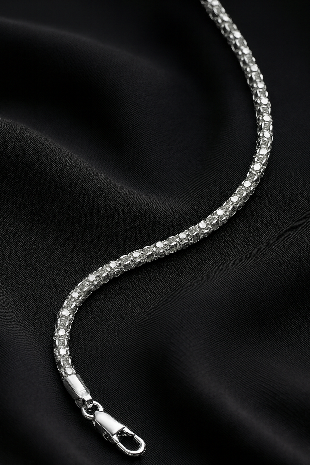 Moonlit Grace: The Silver Cascade Chain