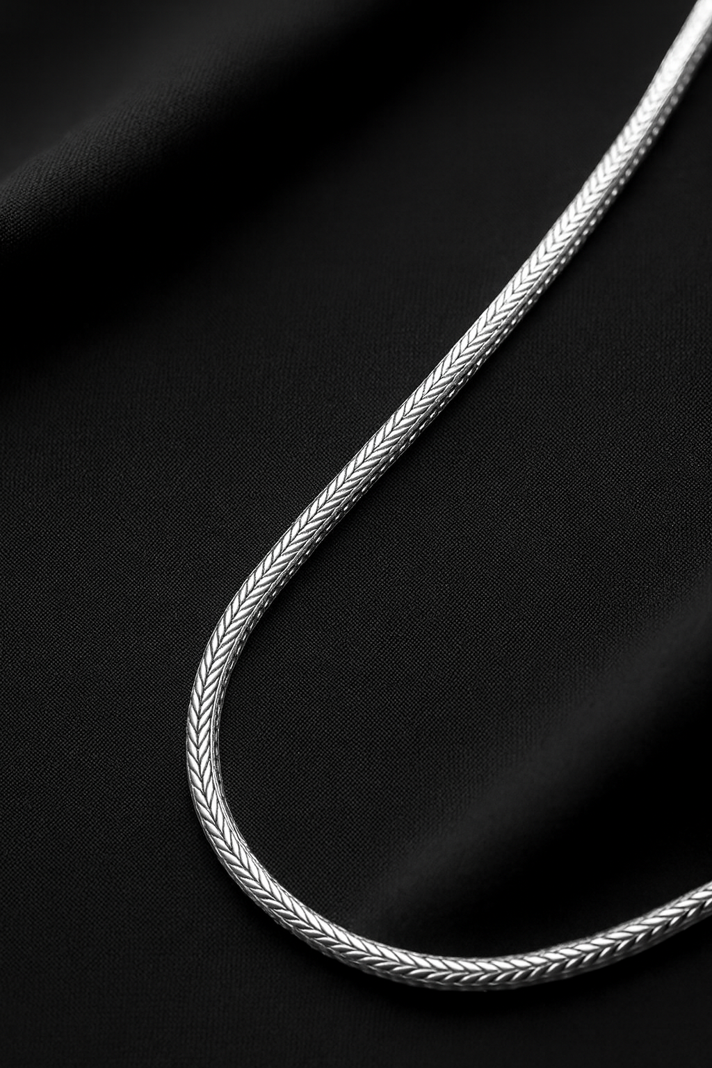 Men's Sterling Silver Herobone Chain  – Minimalist Everyday Jewelry