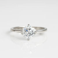 Lightbringer Splendor — Radiant Solitaire Rings Piercing the Dawn in Luxe 925 Silver