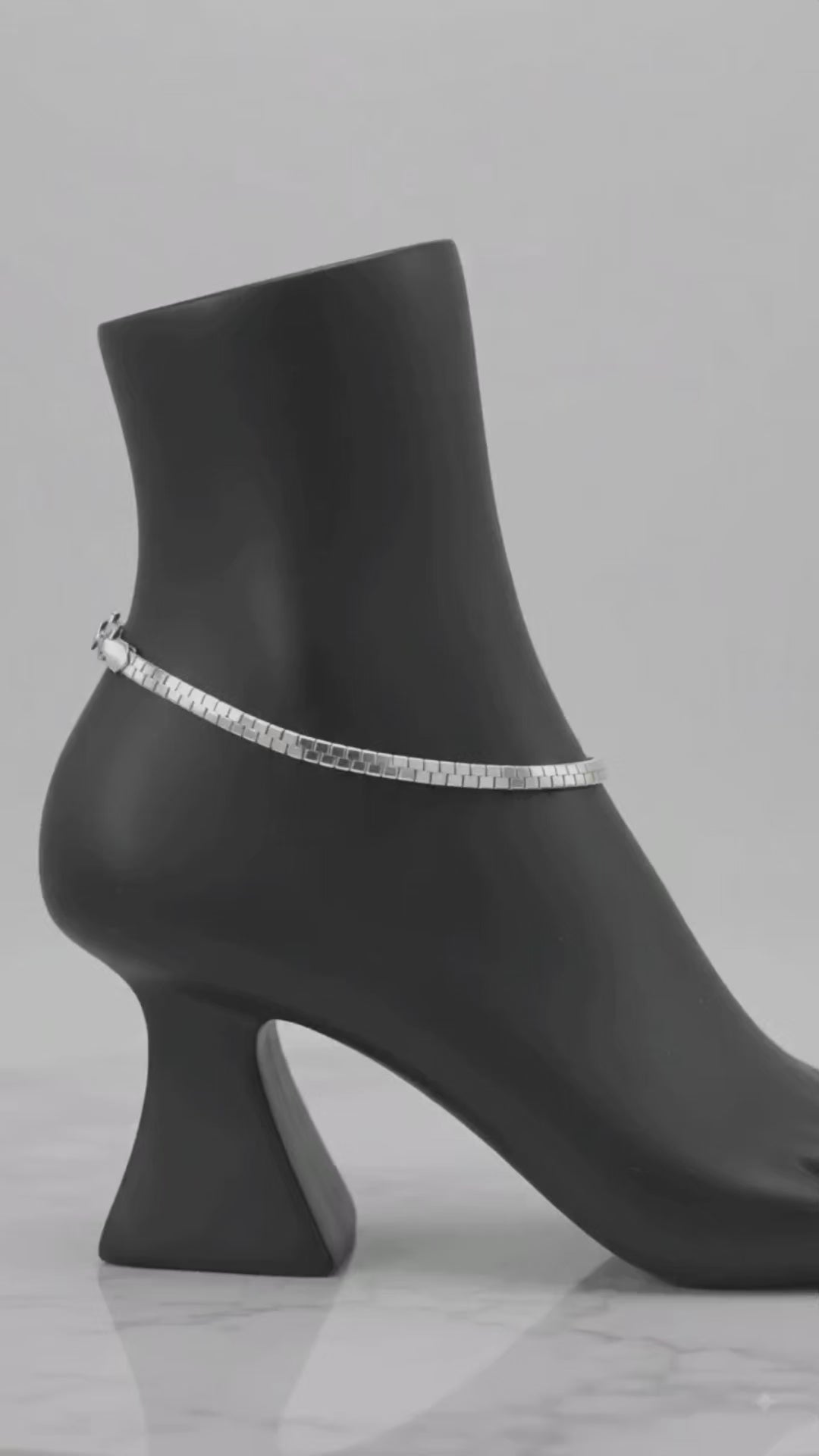 Moonlit Elegance: Sterling Silver Radiance Anklet