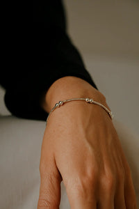 Minimalist Premium Silver Bead Unisex Bracelet – Delicate  Everyday Jewelry