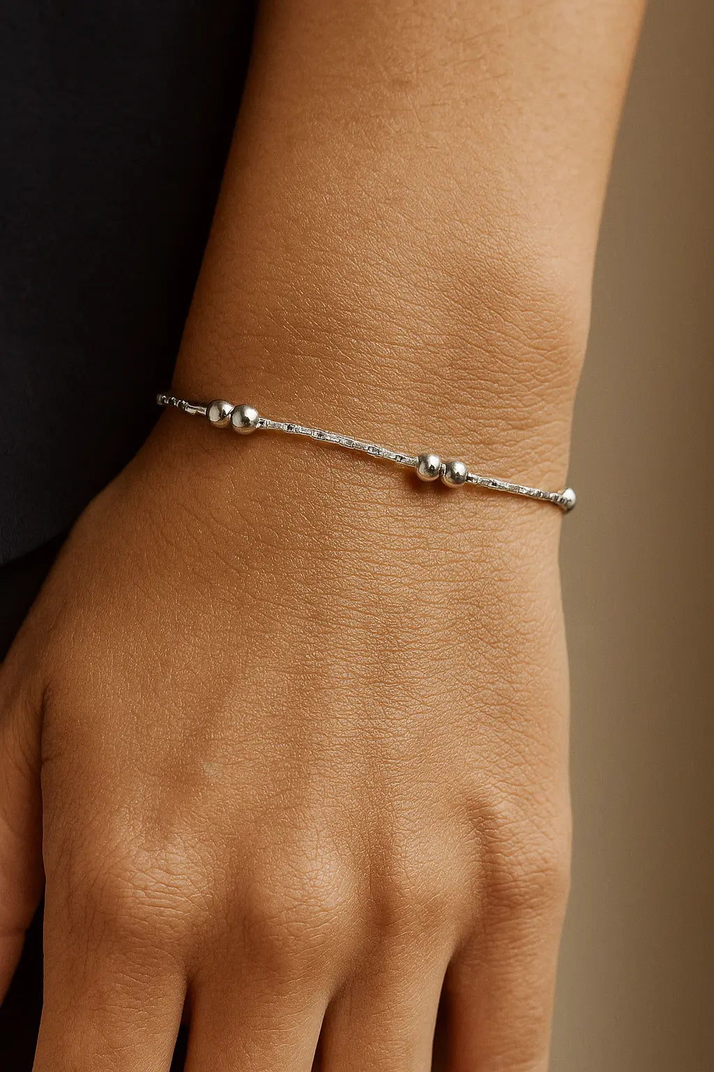 Minimalist Premium Silver Bead Unisex Bracelet – Delicate  Everyday Jewelry