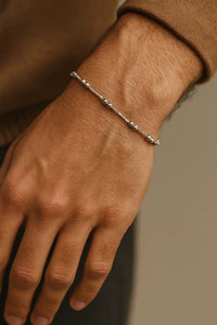 Minimalist Premium Silver Bead Unisex Bracelet – Delicate  Everyday Jewelry