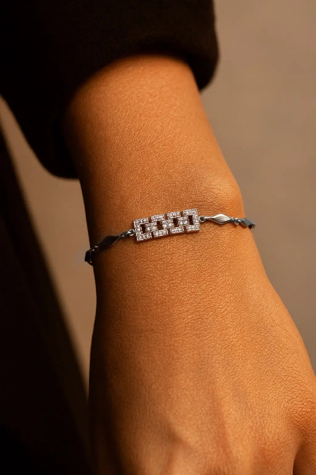 Pure 925 Sterling Silver Geometric Link Bracelet – Minimalist Diamond-Cut Elegance