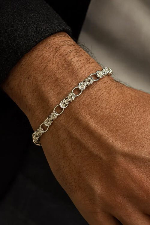Imperial Knot-Link Silver Bracelet – Handwoven Detailing for Bold, Refined Masculine Style